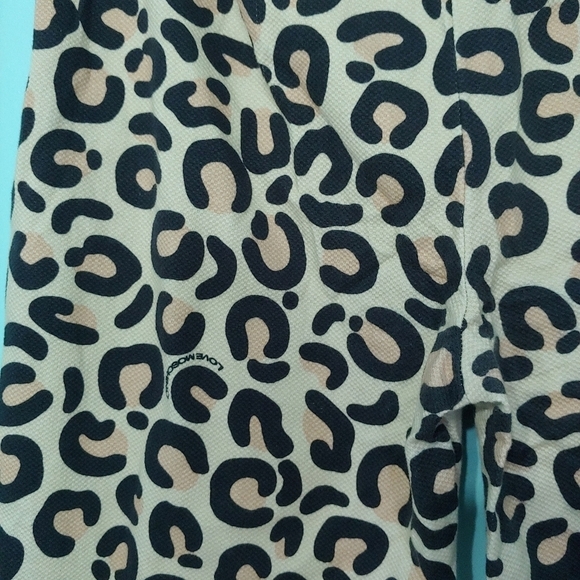 LOVE Moschino Leopard Print Pants, size 6 - Picture 8 of 15